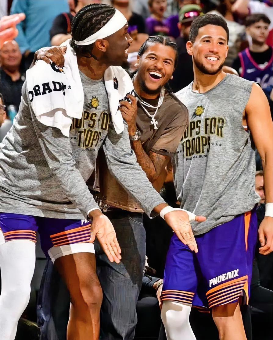 赛季初不被外界看好的太阳，如今已悄然豪取五连胜，近期状态可谓火力全开。
今日他们