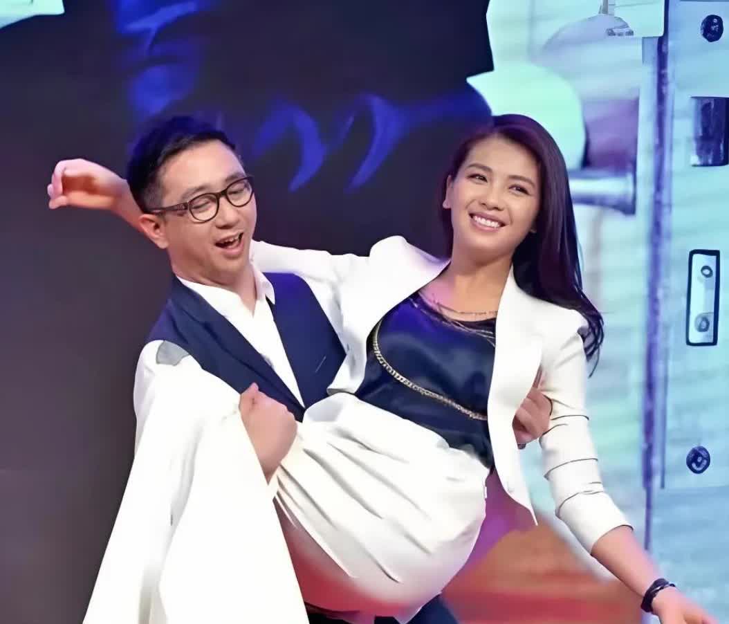 天呐！如果让刘涛的丈夫王珂看到这张照片，他会不会气晕过去？去年，刘涛参加一档综艺