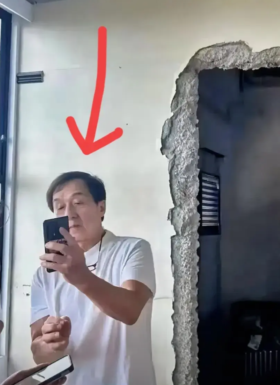 成龙他是懂得享受的，他知道四川是一个宜居养老的好地方，越来越多的明星，都选择在四
