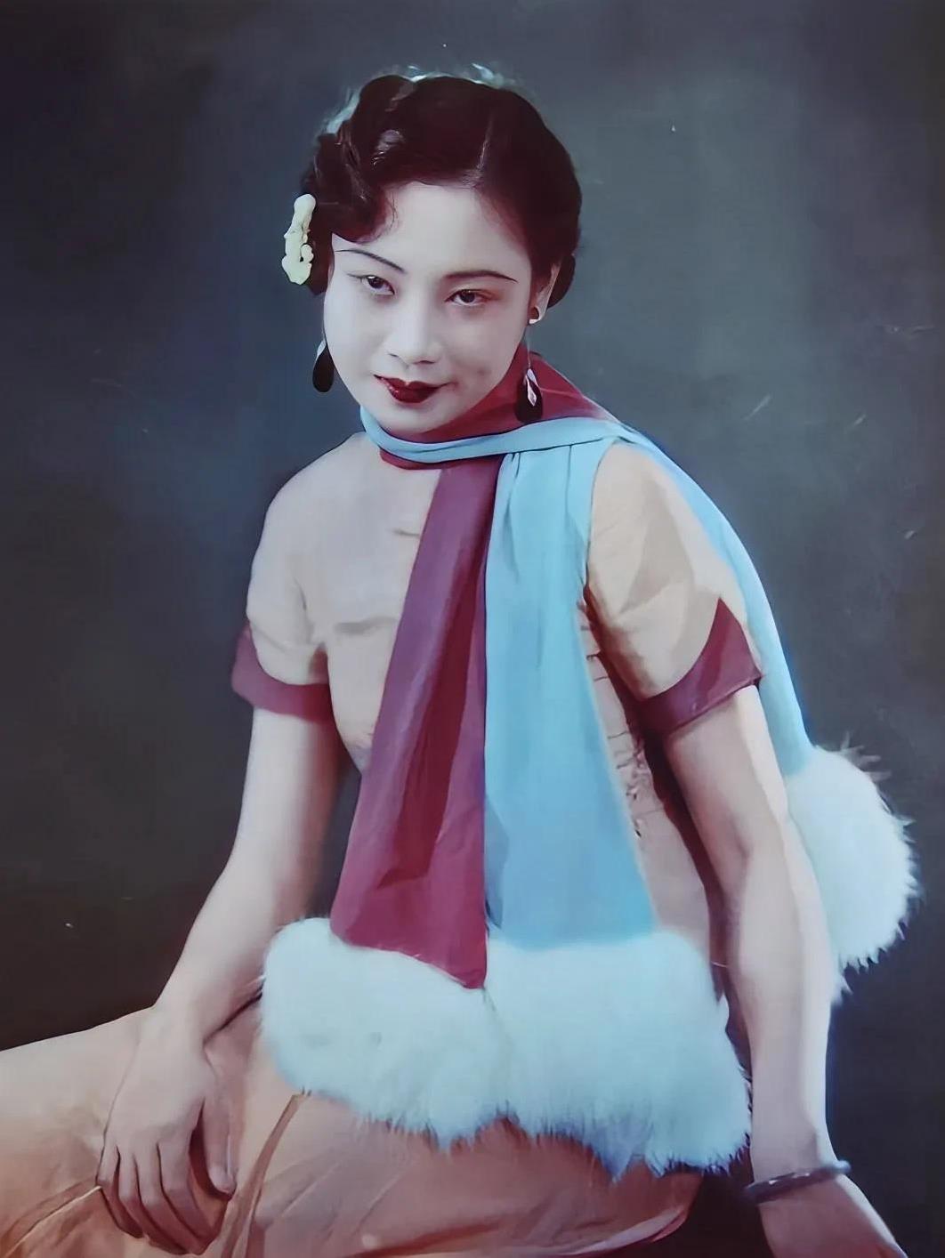 胡蝶年轻时有多美，这才是胡蝶的真实容貌，这并非演员扮演的，而是货真价实的本尊，面