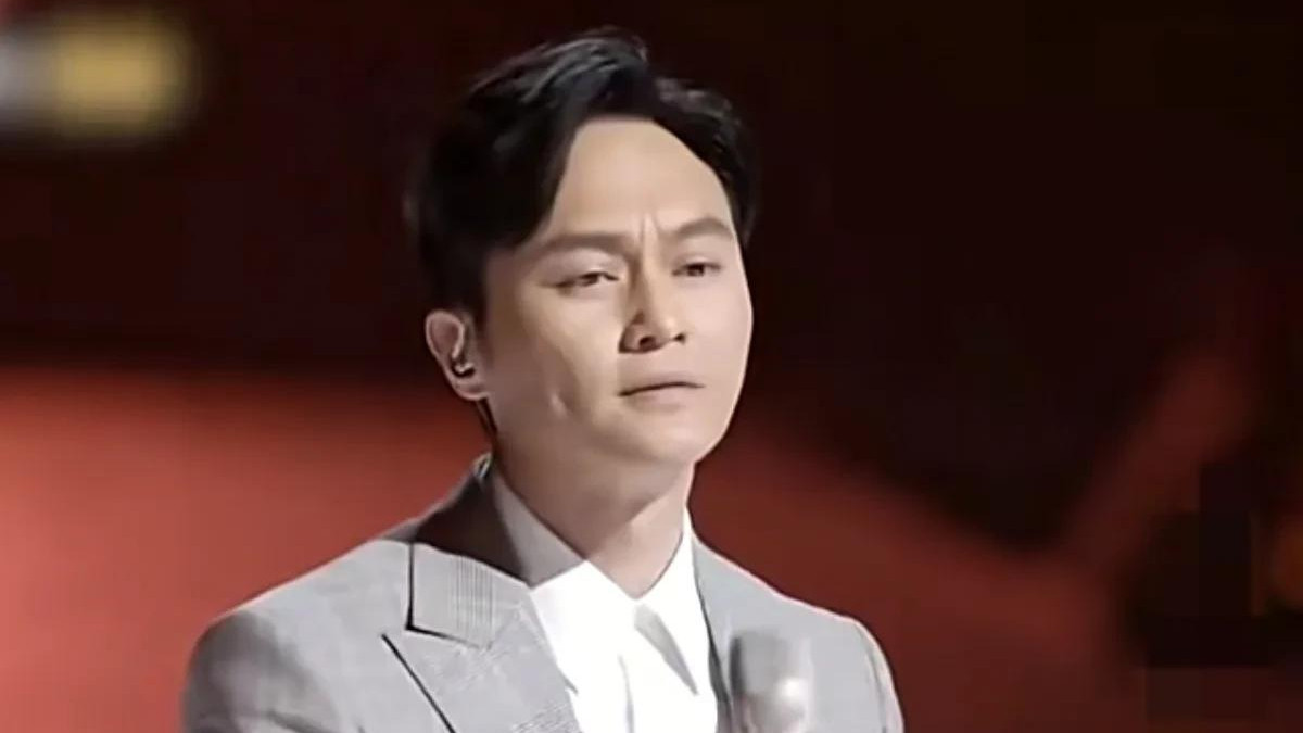 张智霖上海浦东医院进行胆结石手术，术后恢复良好，此前曾患急性胆囊炎。