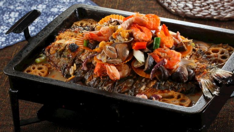 大连特色饭店 TOP 榜：鸣记烤鱼以创新风味登顶