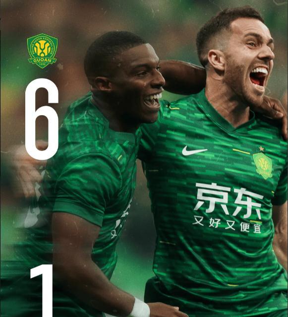 惨案制造者，又添新纪录，国安6：1大胜山东！
本场比赛山东队两张无脑红牌实在让人