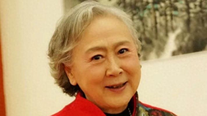 《红灯记》李铁梅，从结婚到丈夫去世，仅4个月，83岁近况如何？