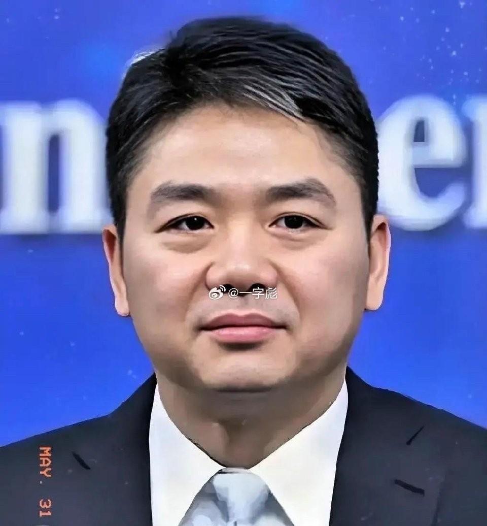 刘强东真够魄力！
身价从巅峰1880亿缩水至760亿，
京东市值一度被拼多多反超