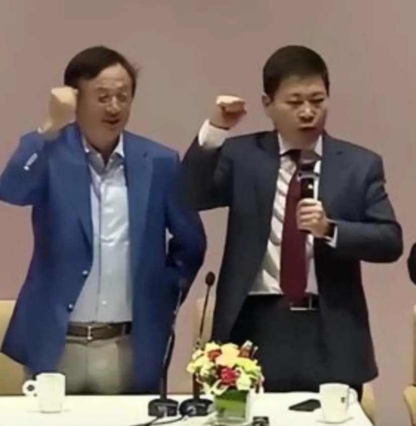 看看华为任正非和余承东这样两种风格迥异的说话风格。

任正非，谦和，严谨，今天在