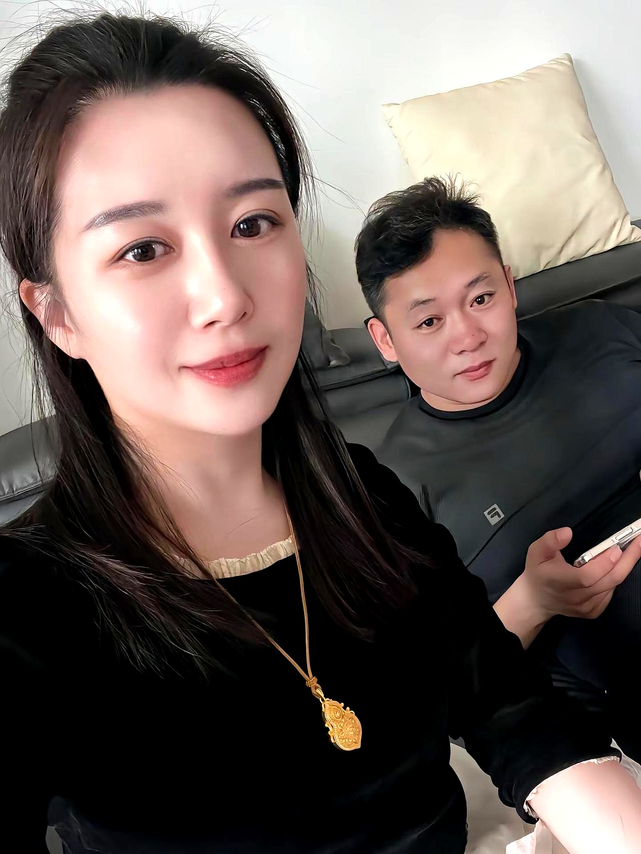 86年的虎，90年的马，二婚，这组合挺有意思。不是所有童话故事都从王子公主开始。