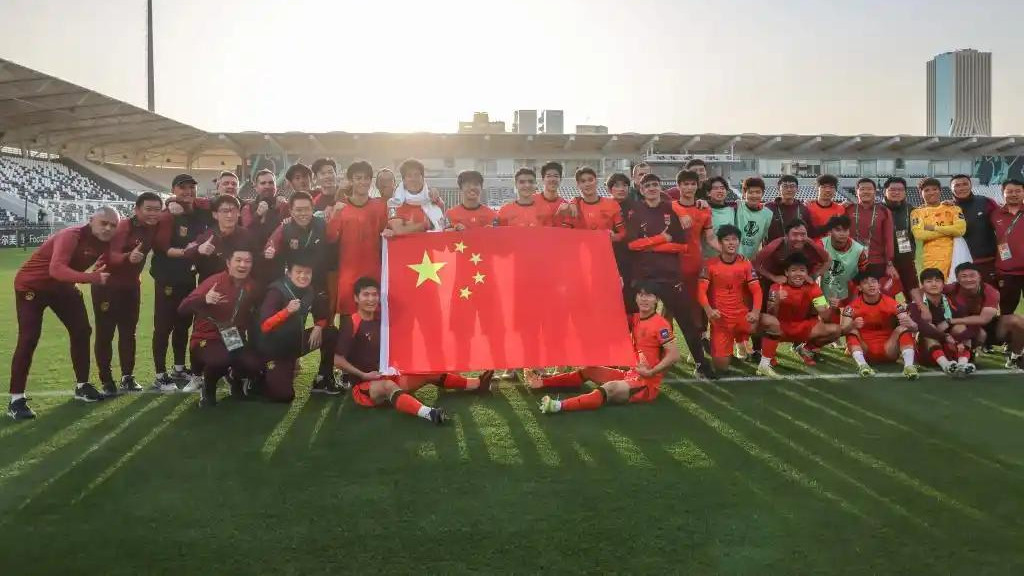 中国U23迎战乌兹别克斯坦前迎利好：主力中卫回归阵容完整，对方中场悍将停赛