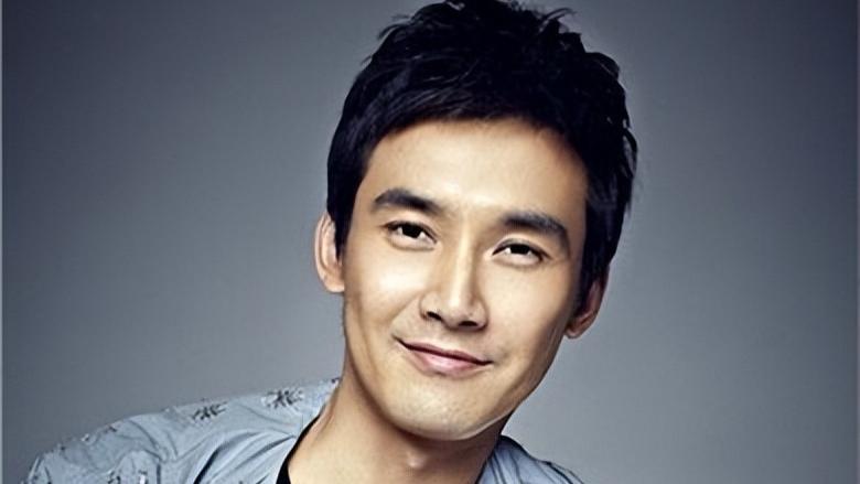 他26岁那年，拼命追一个34岁、有病、不能生、还穷的女人