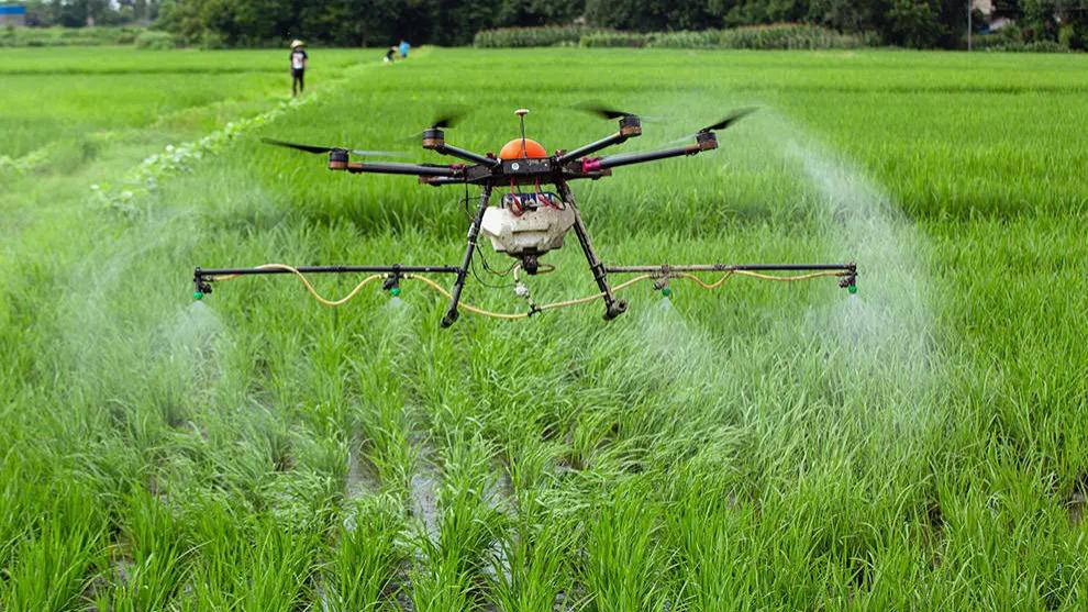 跟着政策赚！低空经济火了，无人机维修师年薪 30 万