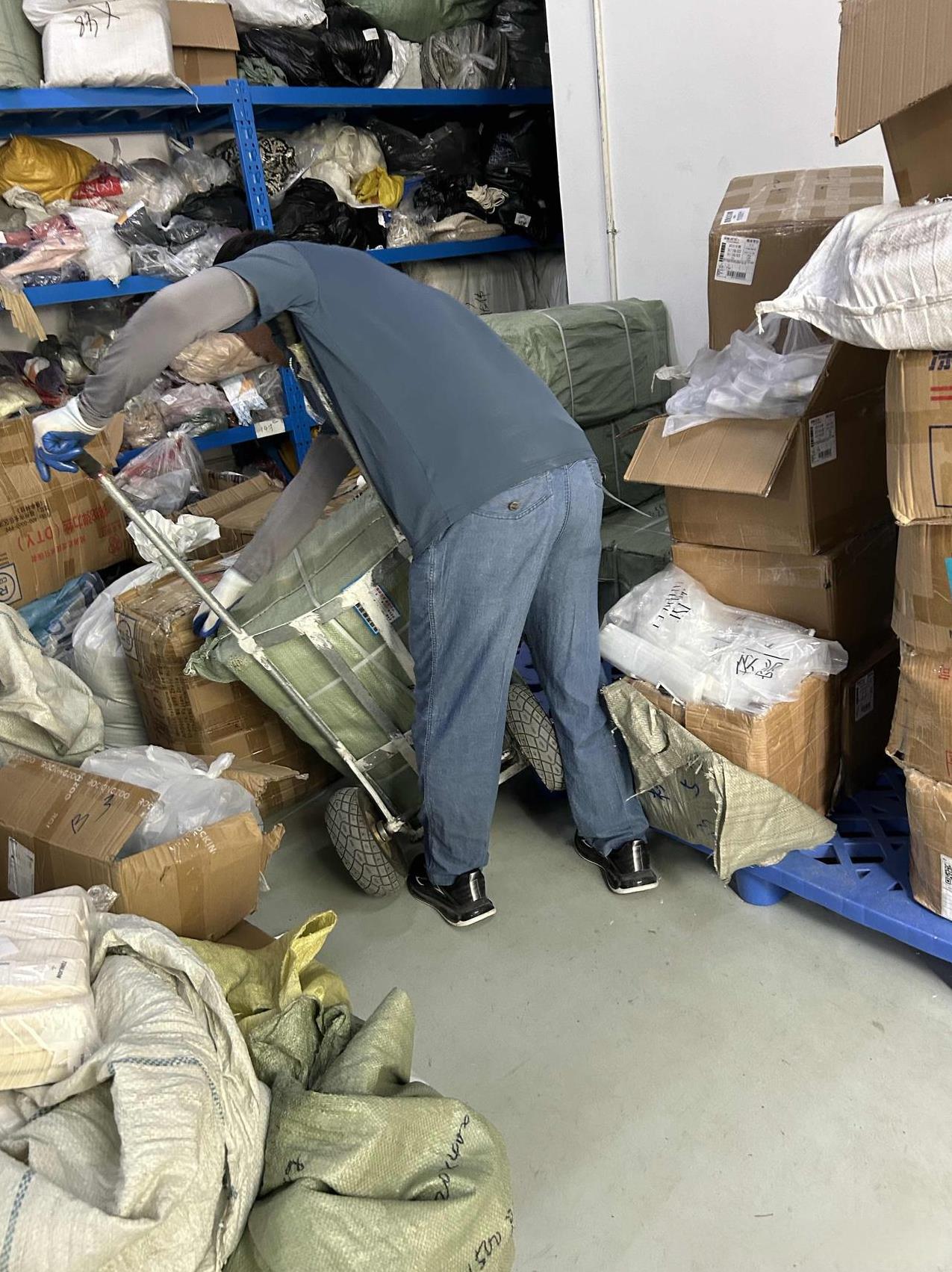 有人说改变命运，可出生在穷人家庭，改变命运谈何容易？
