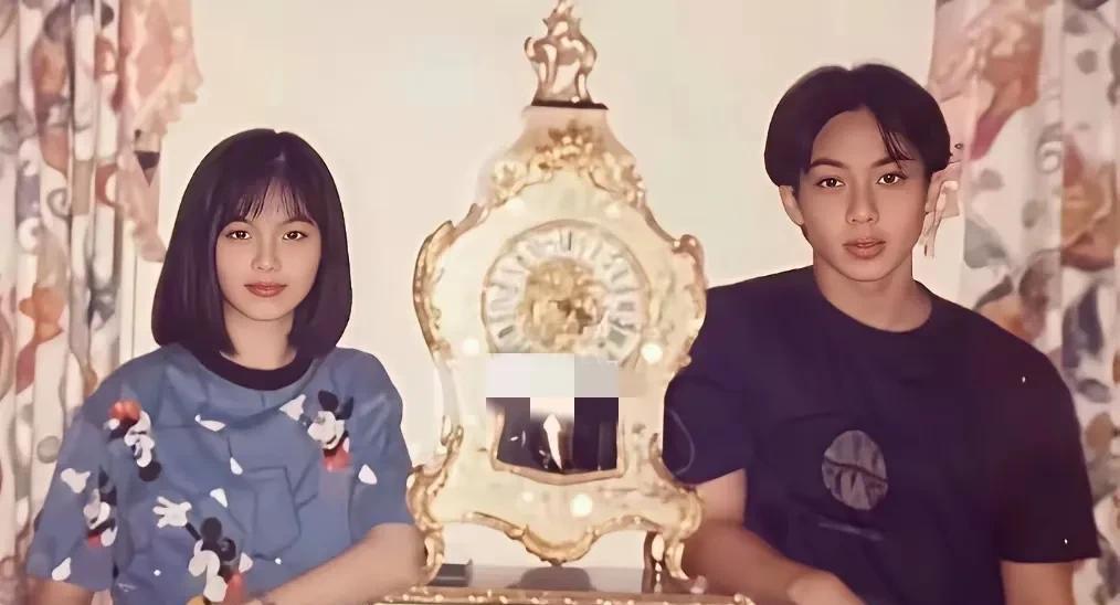 吴尊老婆林丽莹是真的天生好看，又甜又温柔，还特别端庄，这样的美人可不好找。反观吴