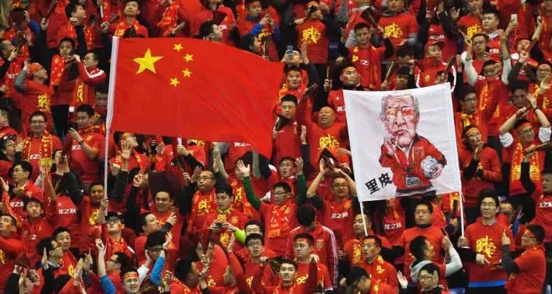 国足如果失去了所有的赞助商，还能继续维持吗？

哀其不幸，怒其不争，球迷对国