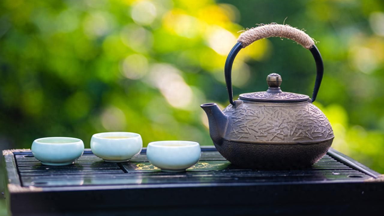 看透关系，不必勉强，看淡得失，不必焦虑