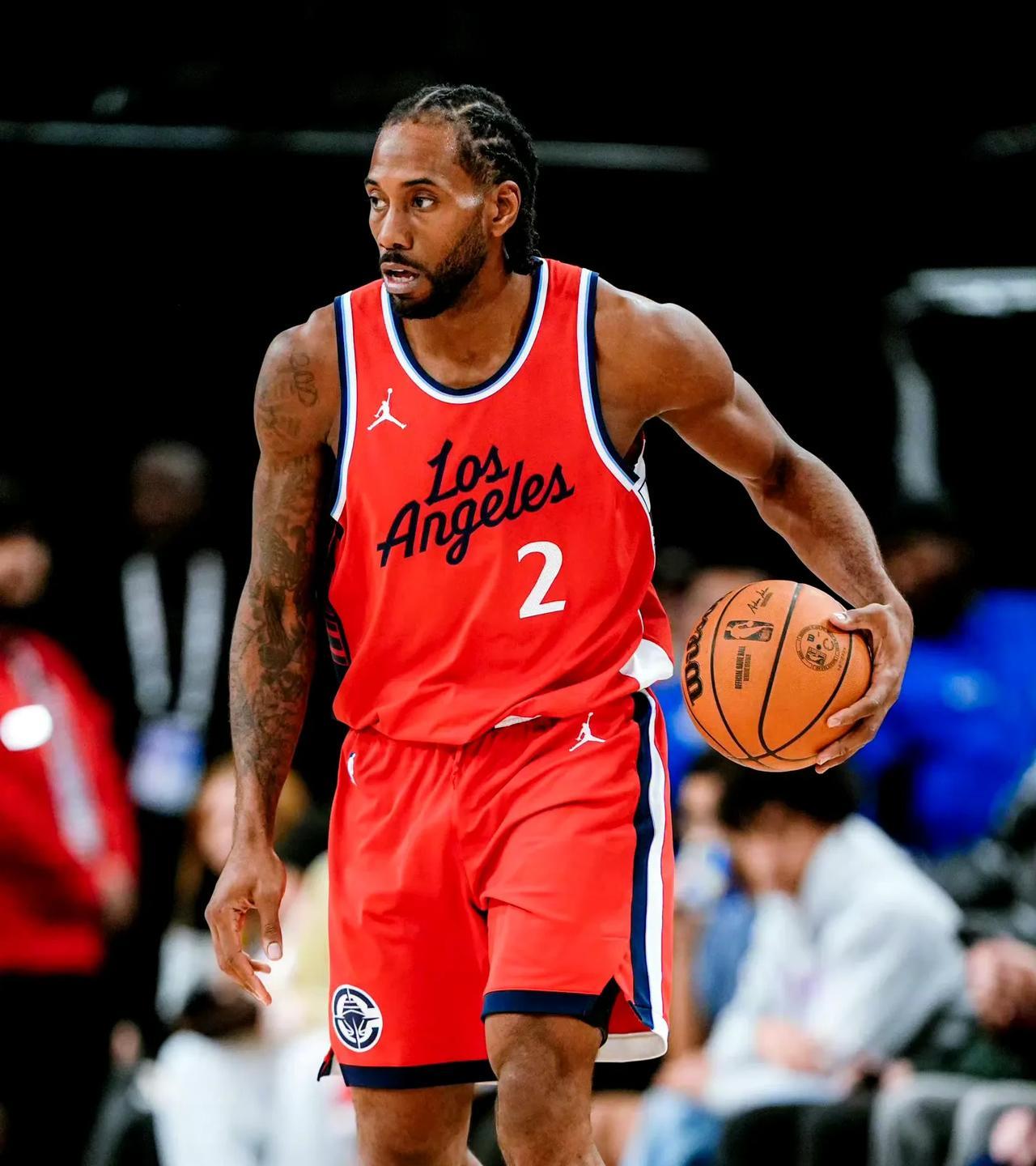 Clutch Points：当伦纳德在场上时，快船每百回合得分比对手多出12.7