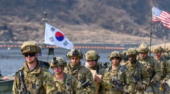 美军要从韩国撤出一些兵力？《华尔街日报》报道，特朗普政府正在考虑从韩国撤出约45