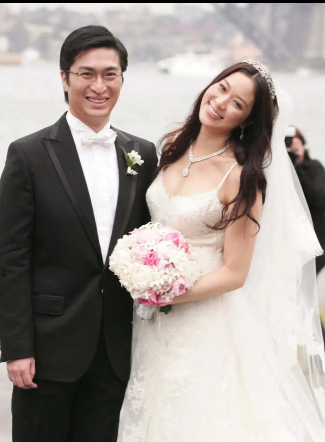 徐子淇嫁入豪门成功秘诀











天哪！徐子淇竟然嫁给了李兆基的儿子