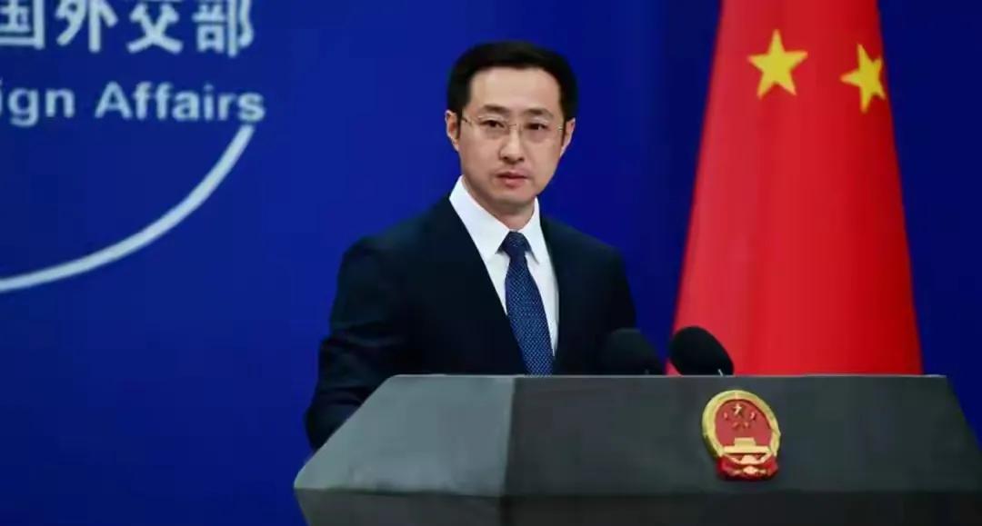 8月16日，中国外交部发言人郭嘉昆宣布：应印度邀请，中共中央政治局委员，外交部长