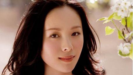 江一燕公开离婚信息，含蓄透露婚姻不幸福，2025年电影节已经显露端倪