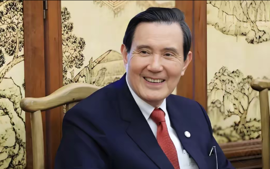 看到了吗？比“台独”行径更令人不齿的，是那些打着“不统不独”旗号的投机者！

他
