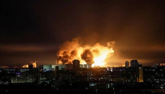 俄罗斯5月25日对乌克兰进行俄乌战争爆发以来最大规模空袭，特朗普对此感到不满，并