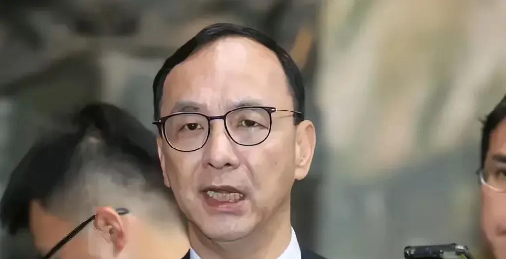 朱立伦还是玩老套路，被逼得没办法了，才搞区域联防，要由蓝营的县市长带头，联合地方