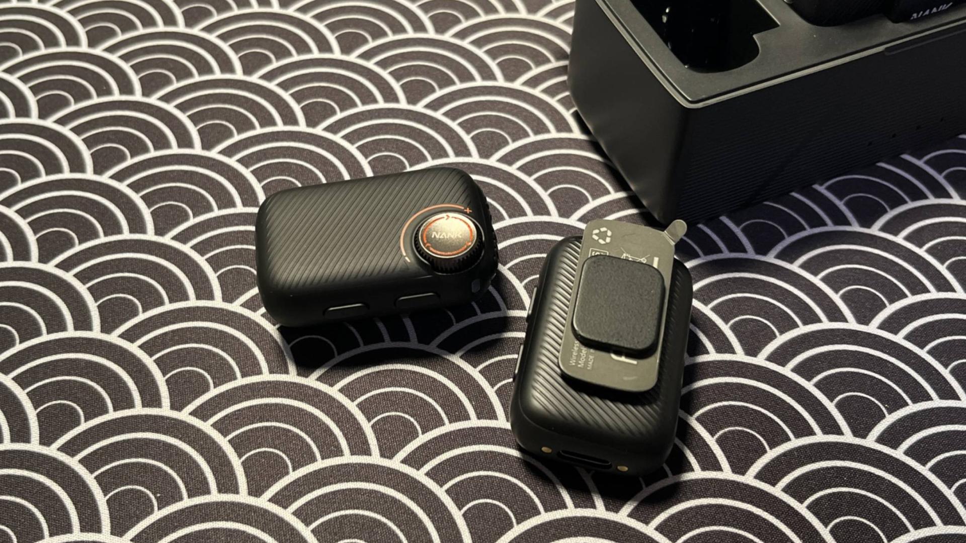 AI降噪+触控屏加持，全场景收音神器：南卡QMic无线领夹麦克风