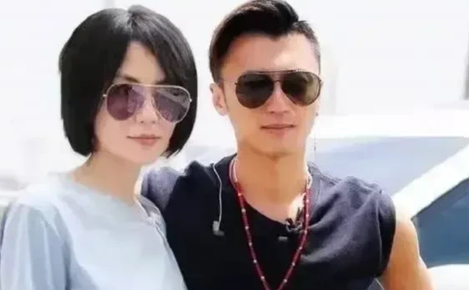 王菲和谢霆锋这对娱乐圈姐弟恋堪称“天花板”，可他们一直不婚不育，背后缘由引人好奇