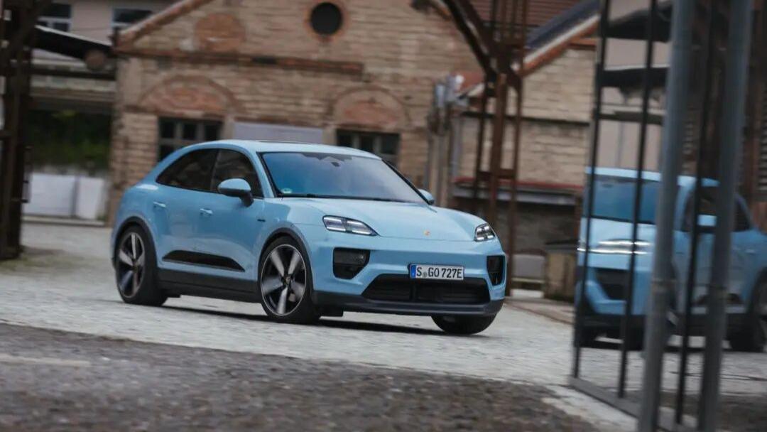 雷军的“偶像”，彻底撑不住了！