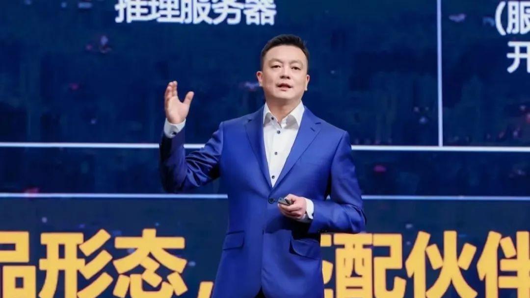 用价值观穿针引线，华为寻找数智时代的「同路人」