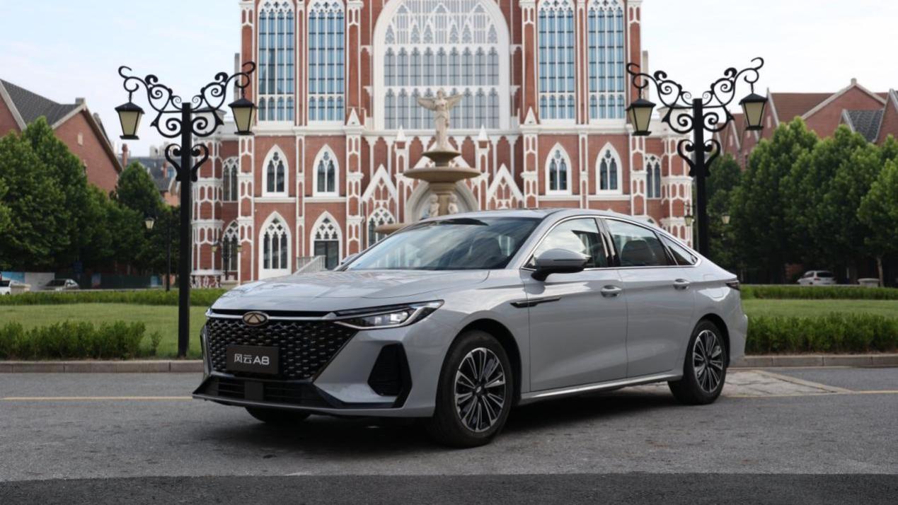 7万级最安心混动家轿！风云A8如何成为家庭出行“守护神”？