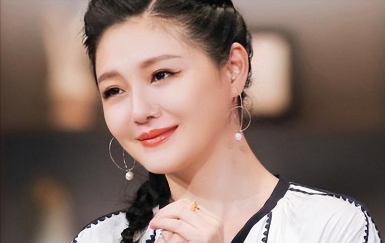 葛斯齐一下暴露s家2件大事，不知道黄春梅这次还会不会出来回应了！



近日，娱