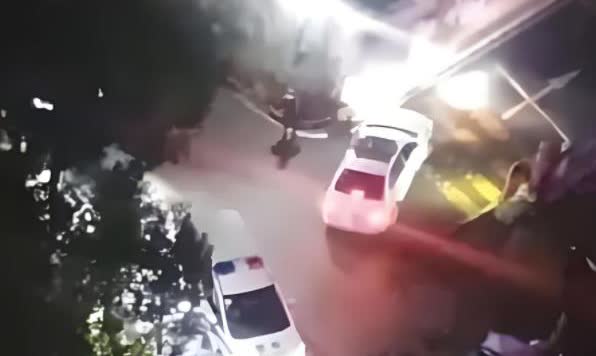 “如果我没叫保安去现场的话，女儿就不会死了！”
王女士说，她是一定会继续追究小