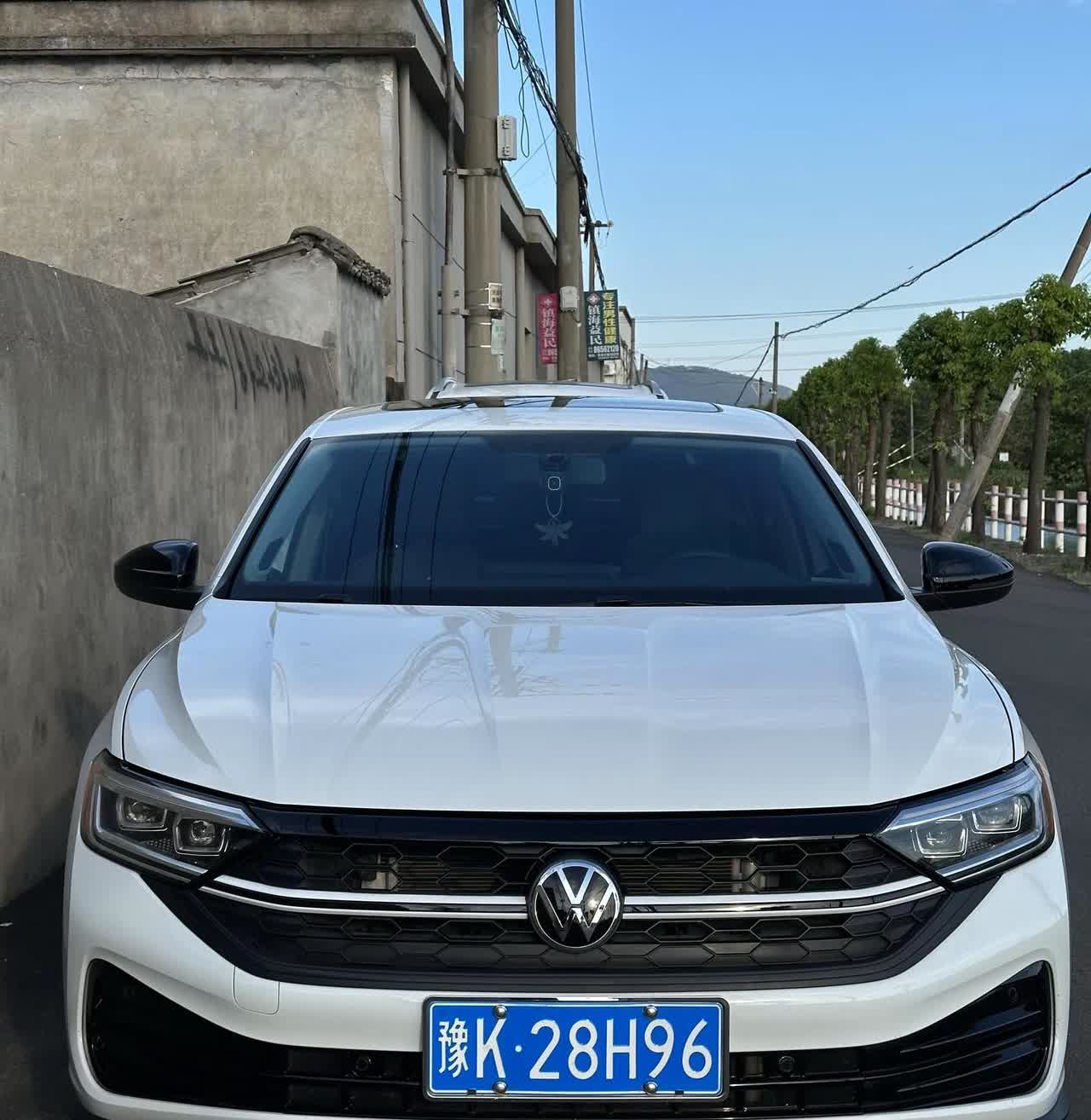 速腾的前脸，有很多种，看你喜欢哪一个了