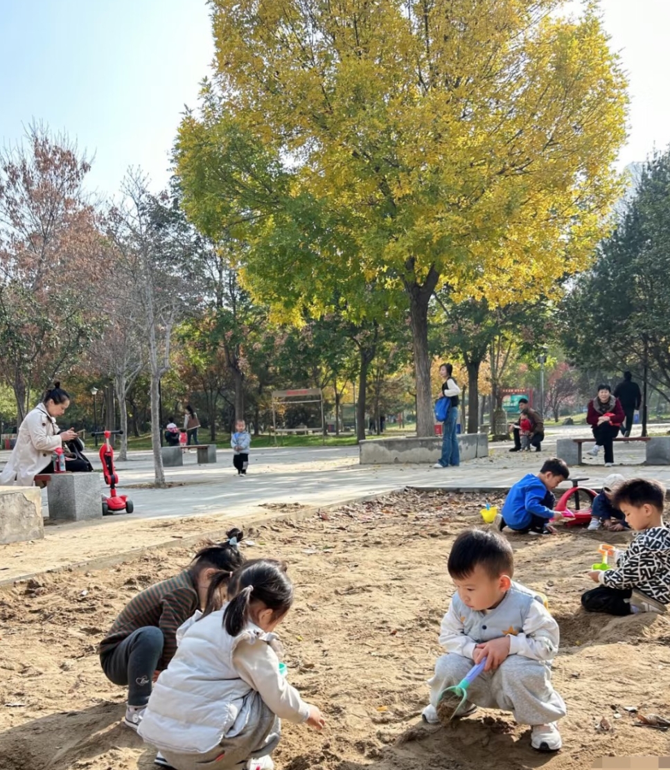 为什么对全职妈妈这么大恶意？网络上被妖魔化的太严重了，工作的牛马给他们的侧写都是