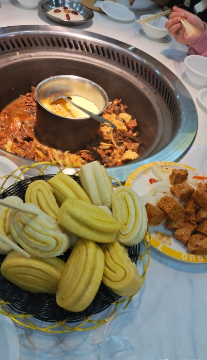 我有个本家小姑，在我读高中的时候，她就在深圳那边做了人家的“外室”，还生了一个儿