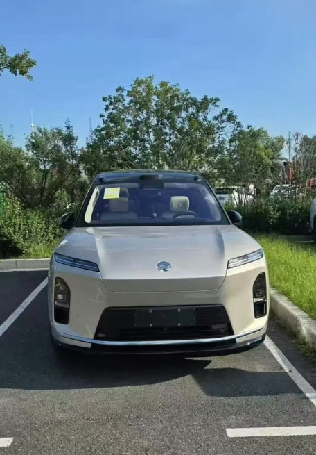 新蔚来ES8，外观造型更像MPV？
新蔚来ES8.外观造型竟然比6-7座变化，关