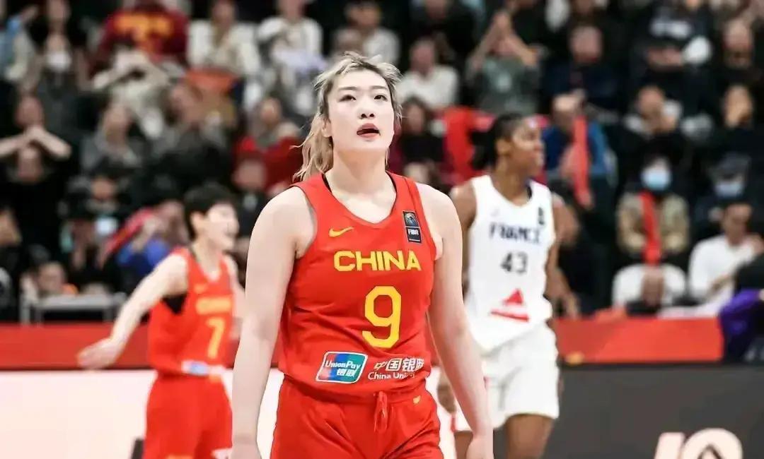 李梦无缘亚洲杯原因解析（二）：
自从宫鲁明指导宣布了，李梦将无缘下个月的女篮亚洲