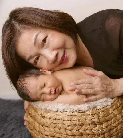 妈妈怕了你一辈子，怀孕的时候怕你畸形出生了怕你生病，幼儿园怕你被欺负，小学怕你跟