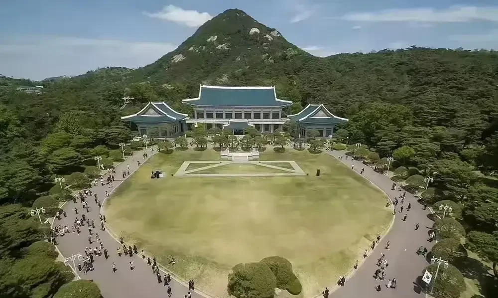 新总统搬新家，风水大师又开聊











---









