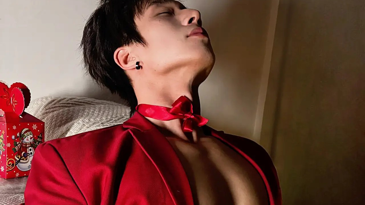 男生暗恋对象面前很淡定，私下却在意到爆