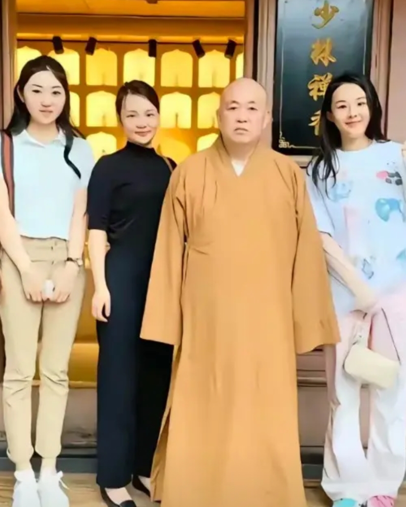 没想到释永信是一个情种

老婆家里有一个，情人N个，真不知道释永信用什么法子让自