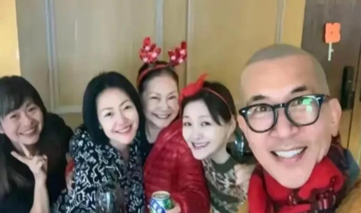 大S那照片…有点意思！

瞅了一眼照片，我直接瞳孔地震！ 这…是谁？ 真没认出来