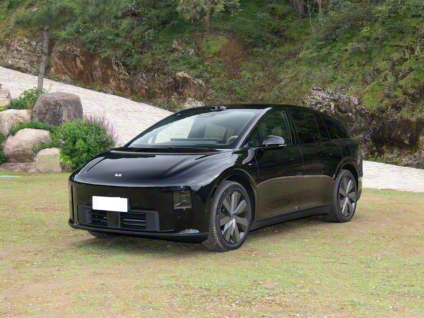 直击家用痛点！理想i6，24.98万起标配冰箱彩电，10分钟