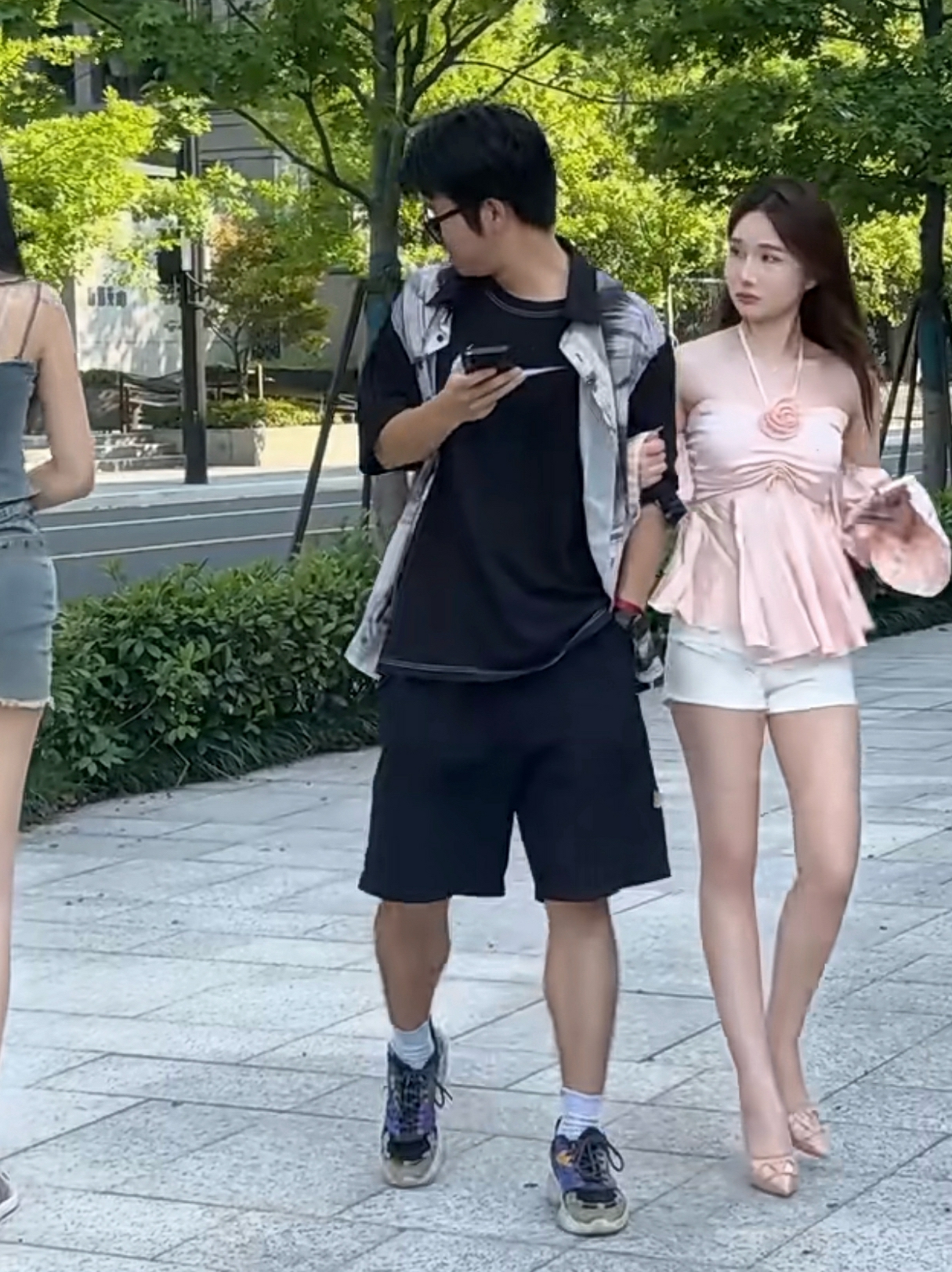 明目张胆还是早点分吧