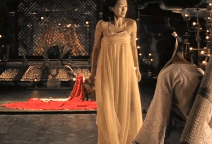 2009年，冯小刚筹拍《唐山大地震》，章子怡苦求他好几次，希望能演主角，冯小刚却