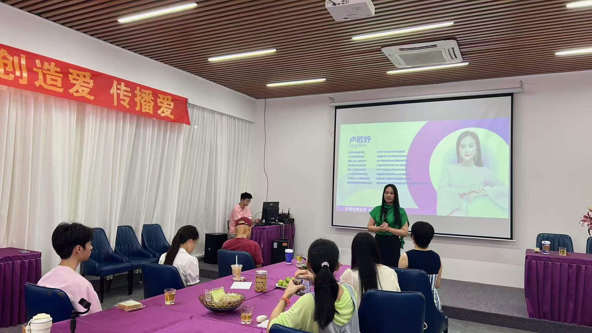 卢欣妤：30 岁后才懂曾国藩 “每用一钱三思” 的智慧，藏着普通人的生存底牌​