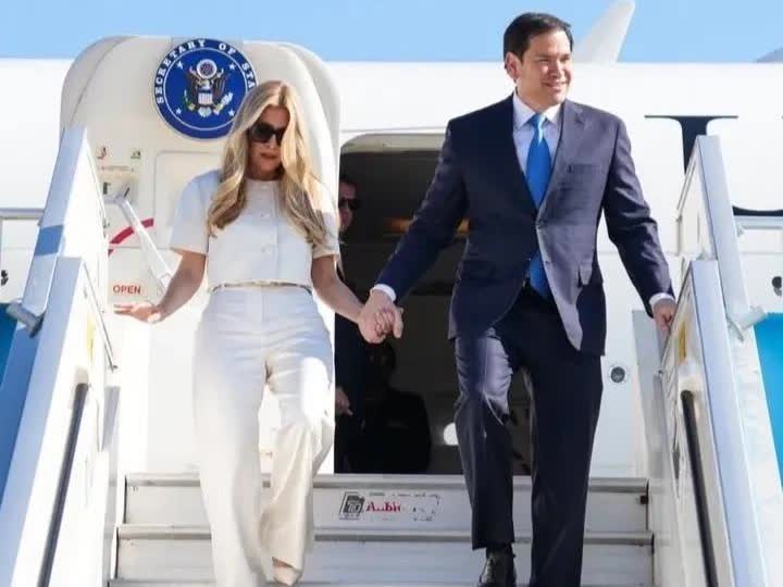 美国务卿鲁比奥携妻子抵达以色列，上周以色列空袭了卡塔尔首都多哈。
鲁比奥与内塔