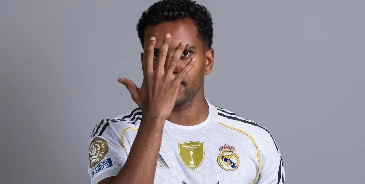 ??罗德里戈转会争夺战升温！热刺加入战局，列维欲压价求购
据《阿斯报》消息，继利