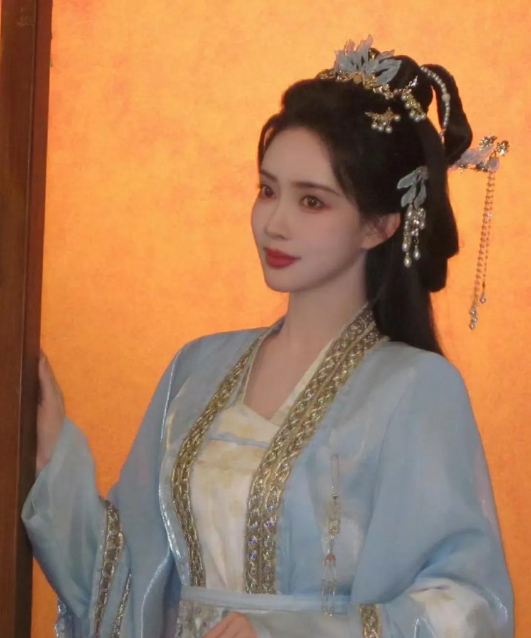 #孟子义又语出惊人了# 孟子义在综艺节目中的经典语录不断：1.“姐姐只是虚弱，但